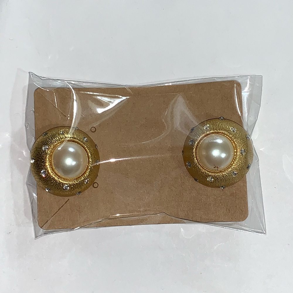 vintage DIOR gold-tone faux pearl clip EARRINGS - Picture 9 of 11